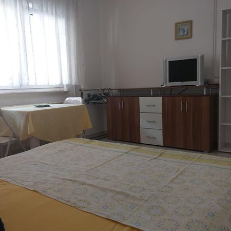 Beach Apartments Nemira Omiš Zewnętrze zdjęcie