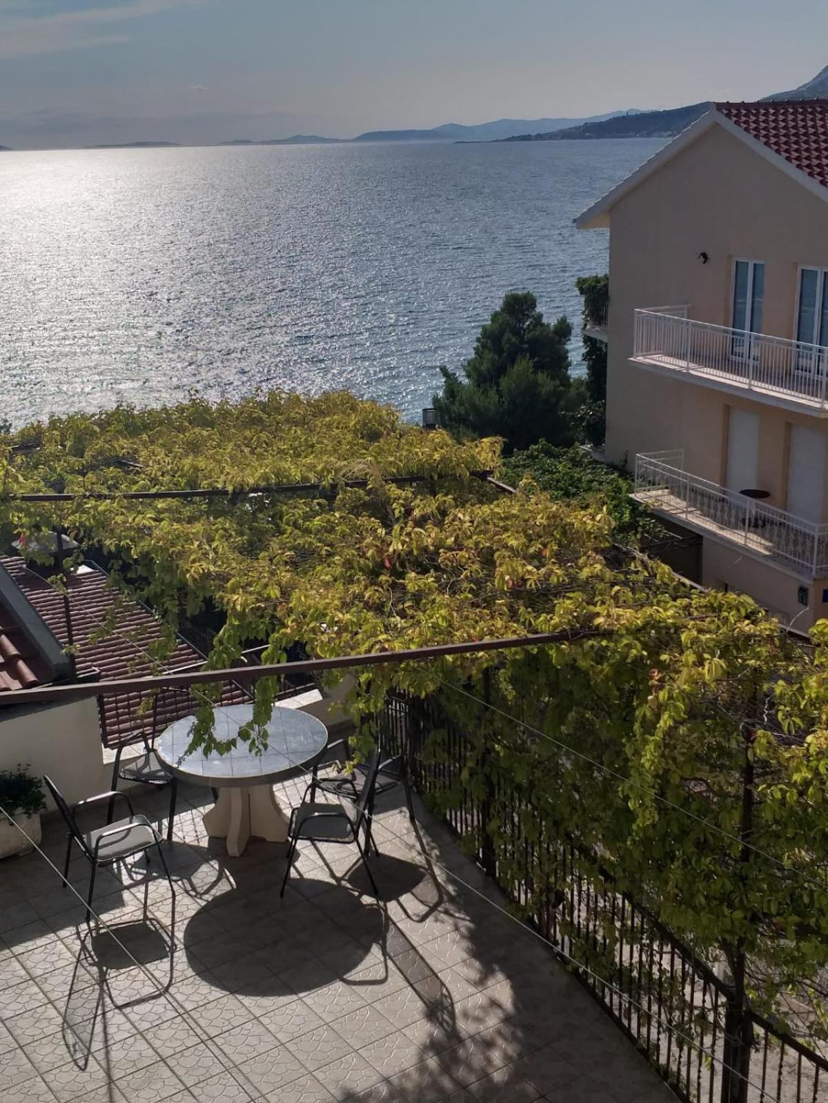 Beach Apartments Nemira Omiš Zewnętrze zdjęcie