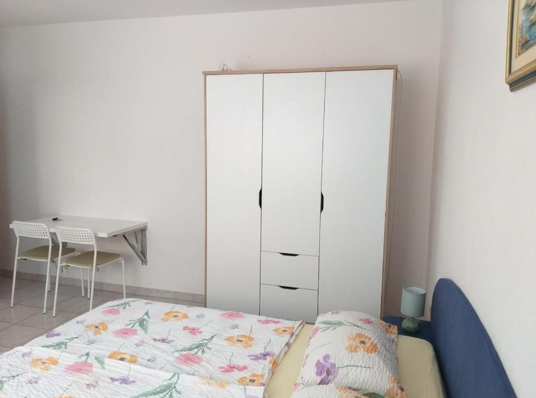 Beach Apartments Nemira Omiš Zewnętrze zdjęcie